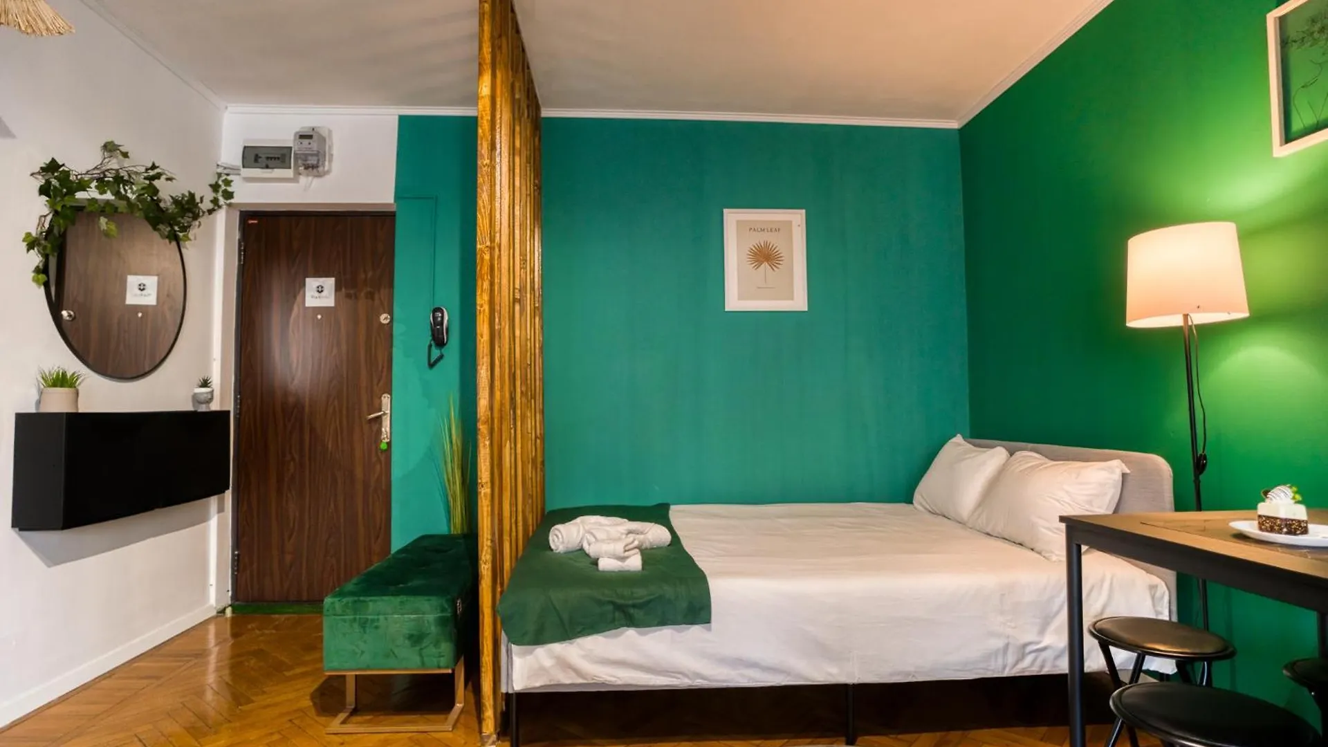 Hacienda Royal Palace - Central Designer Apartment Бухарест Румыния