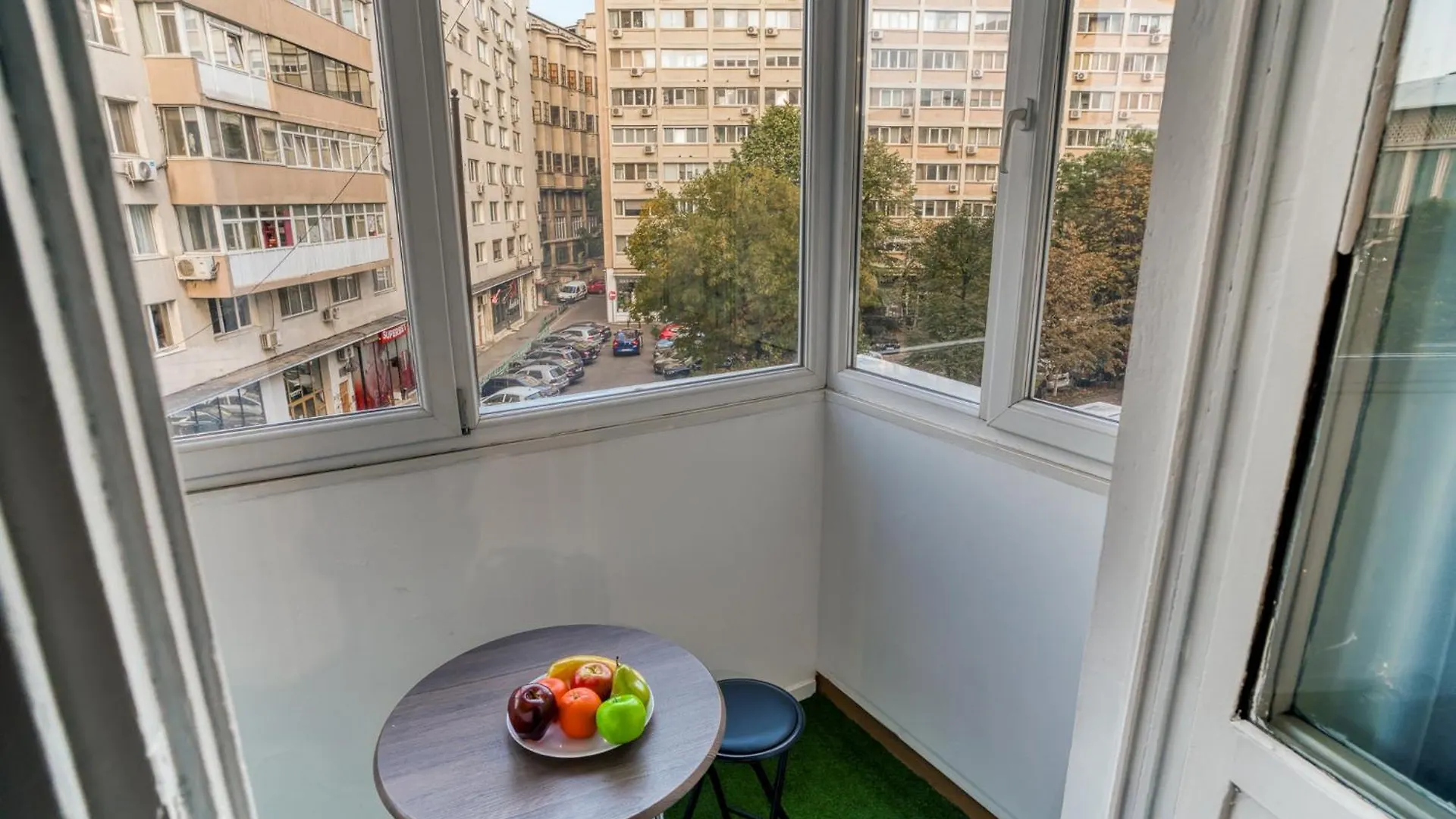 Hacienda Royal Palace - Central Designer Apartment Бухарест 0*,  Румыния