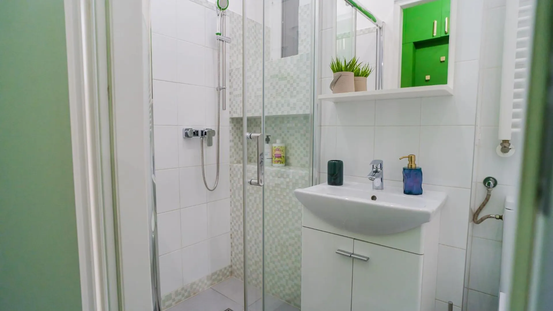 Hacienda Royal Palace - Central Designer Apartment Бухарест 0*,