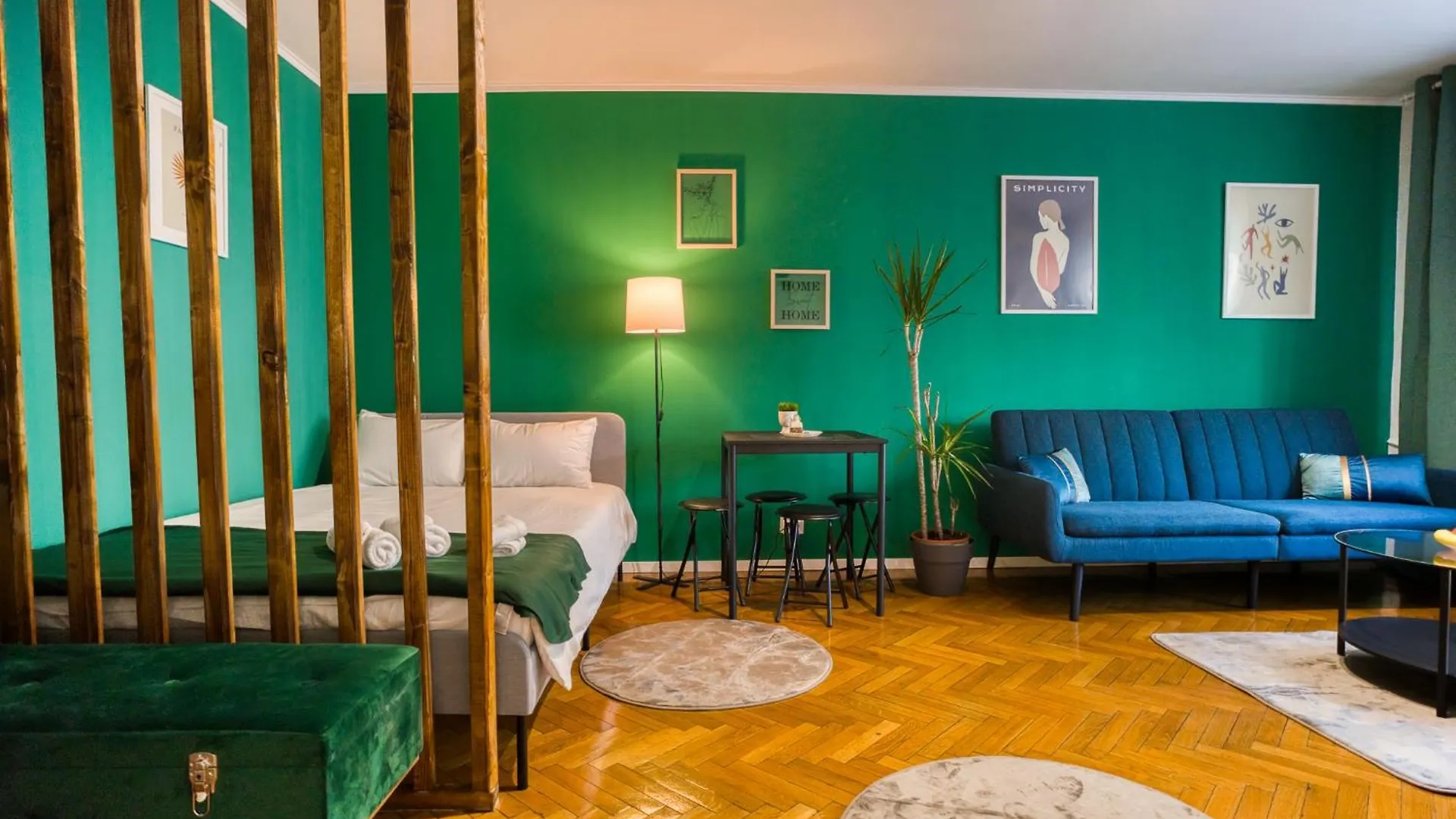 Hacienda Royal Palace - Central Designer Apartment Бухарест 0*,