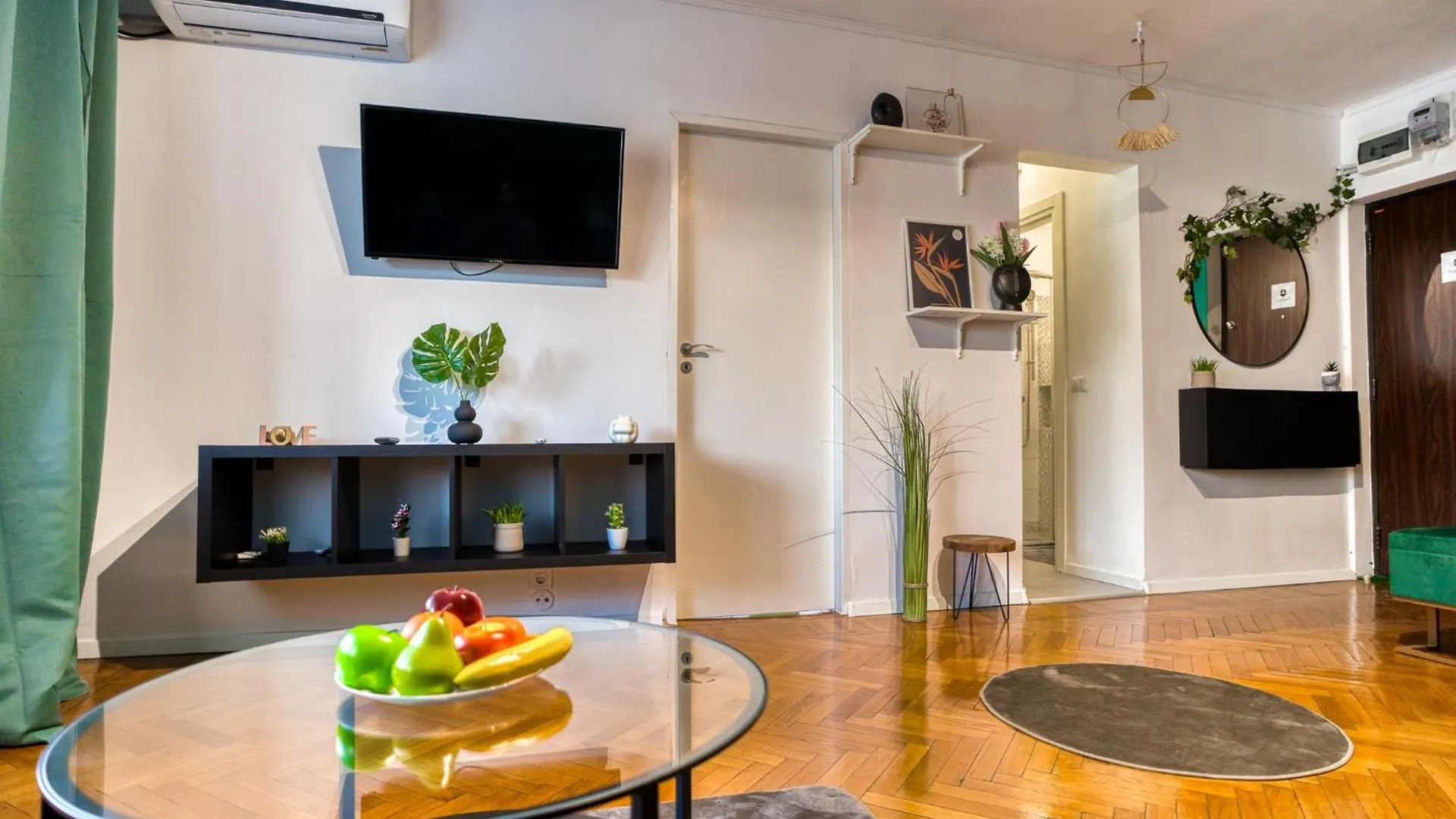 Hacienda Royal Palace - Central Designer Apartment Бухарест