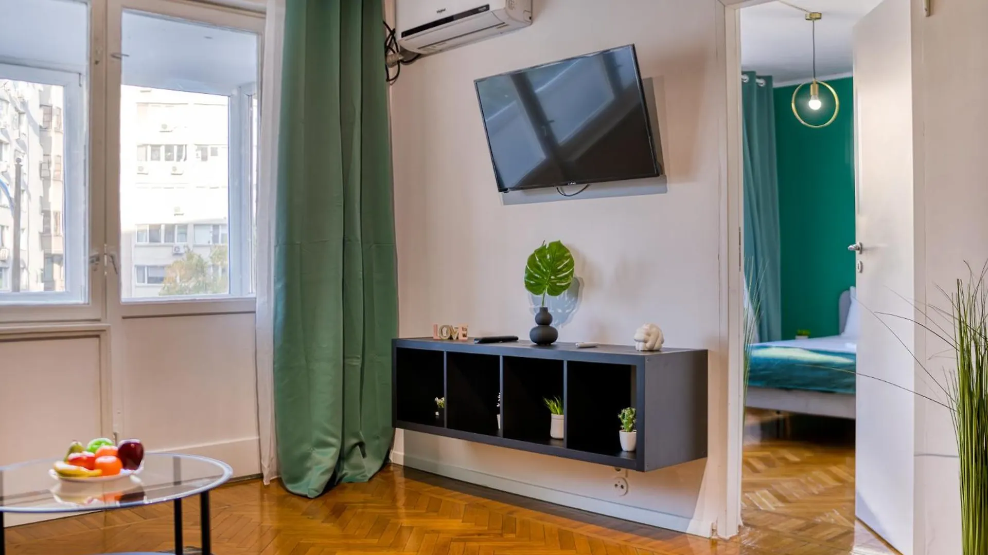 Hacienda Royal Palace - Central Designer Apartment Bukareszt 0*,  Rumunia